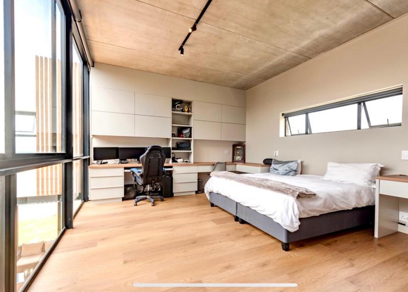 To Let 4 Bedroom Property for Rent in Keurboomstrand Western Cape